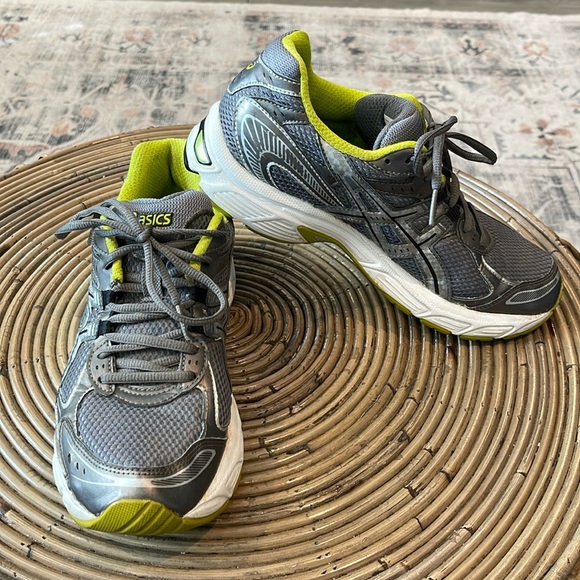 ASICS - Picture 2 of 4